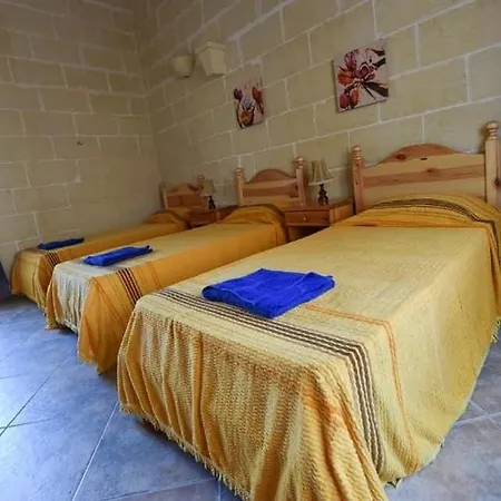 Farmhouse With Private Pool In Xaghra Gozo 度假居
