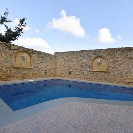 Farmhouse With Private Pool In Xaghra Gozo 度假居 *