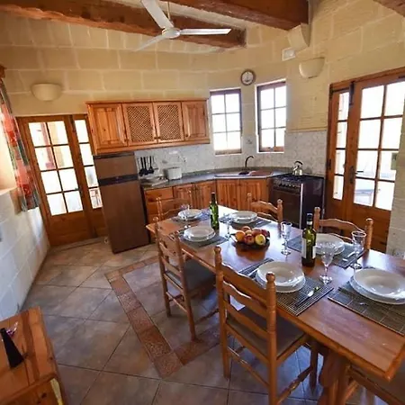 Farmhouse With Private Pool In Xaghra Gozo Il-Pergla